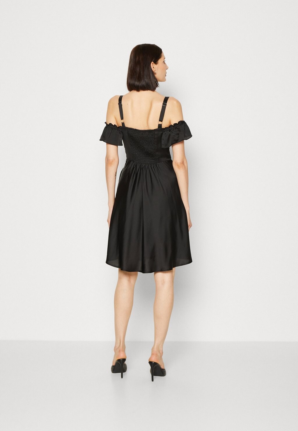 

Дневное платье Flare Guess, черный