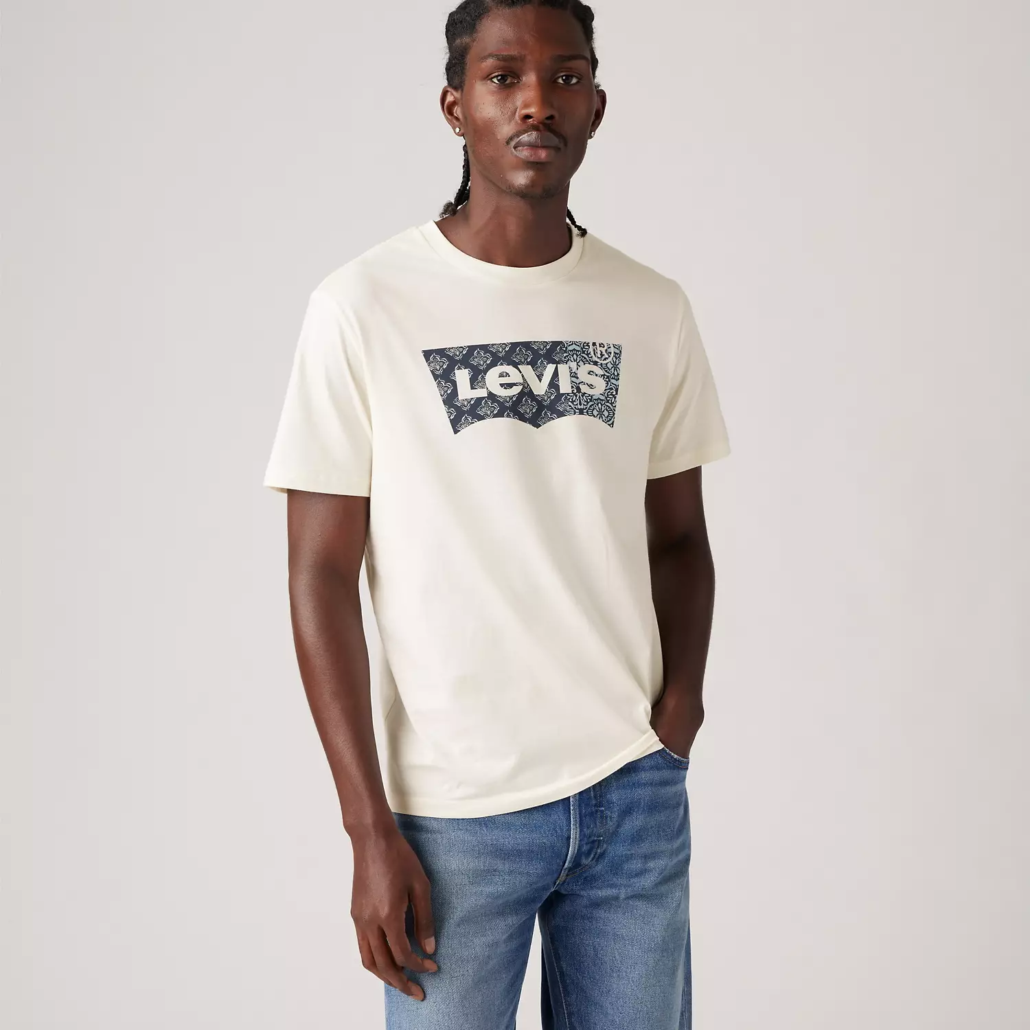 

Классическая графическая футболка Levi's, цвет Batwing Bandana Fill Three Egret - Tan