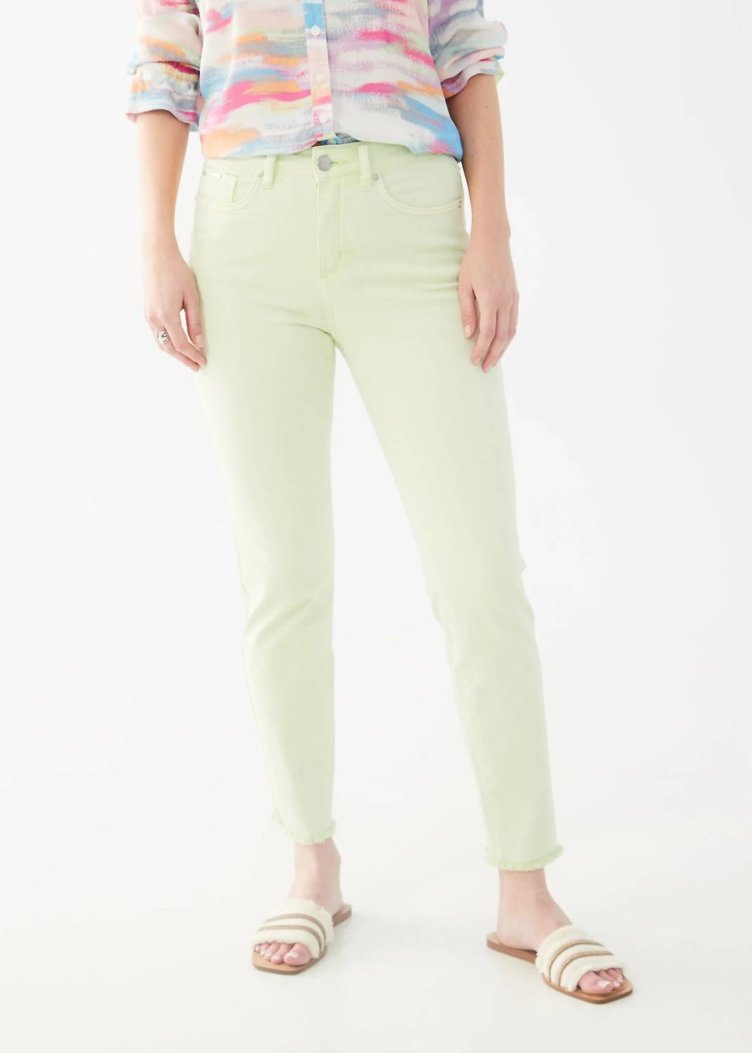 

Женские узкие джинсы Olivia с потертостями до щиколотки в цвете Mojito Green FDJ