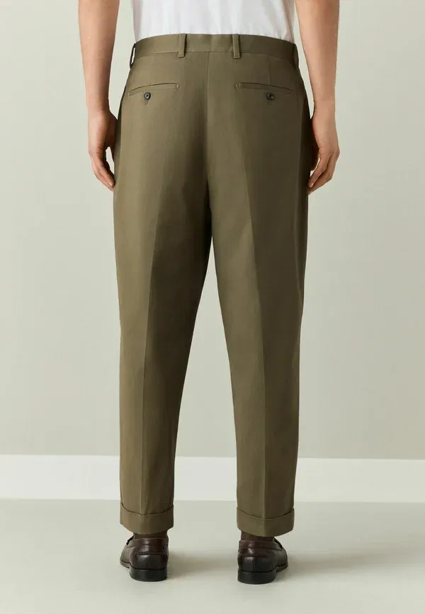 Брюки чинос Regular fit N.Premium Twin Pleat Barrel Fit Smart Chinos Next, хаки зеленый — фото 3