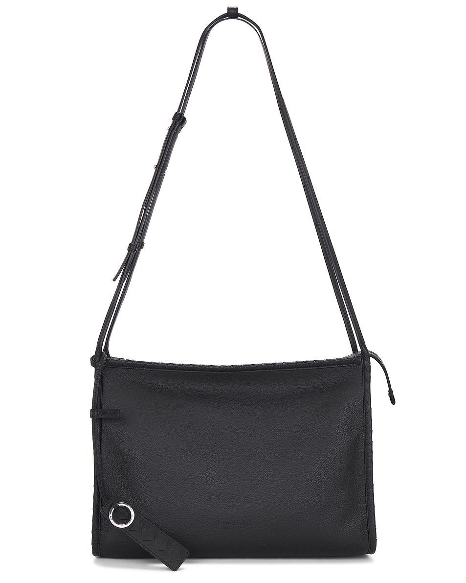 

Сумка-мессенджер Moony Calf Corriere Bottega Veneta, Black & Silver