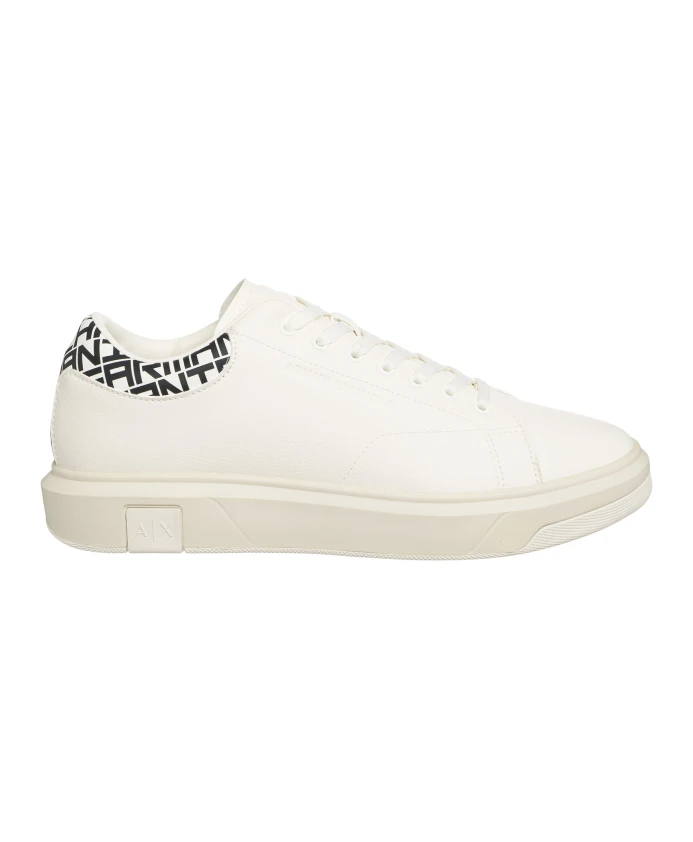 

Разноцветные кроссовки на шнуровке с логотипом Armani Exchange, белый