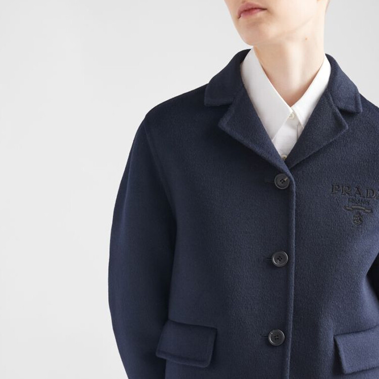 Пальто женское синее Prada — фото 4