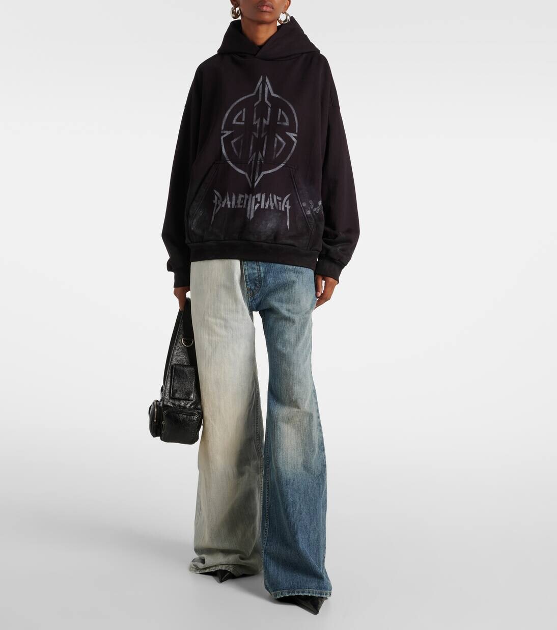 Джинсы Fifty-Fifty с низкой посадкой и широкими штанинами Balenciaga, цвет bleached + deep blue — фото 2