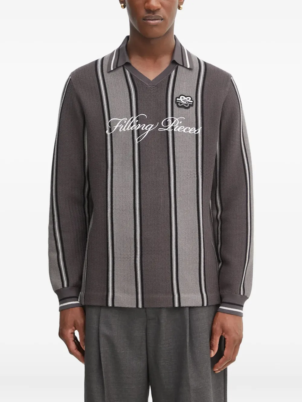 

Свитер с V-образным вырезом и полосками Filling Pieces, серый