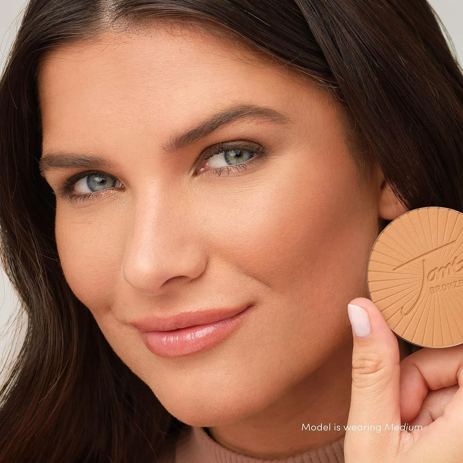 Сменный блок матирующего бронзера Jane Iredale PureBronze Matte Bronzer: бронзирующая пудра с возможностью наслаивания, легкая и дышащая текстура, не тестируется на животных, 3 натуральных оттенка., Medium — фото 2