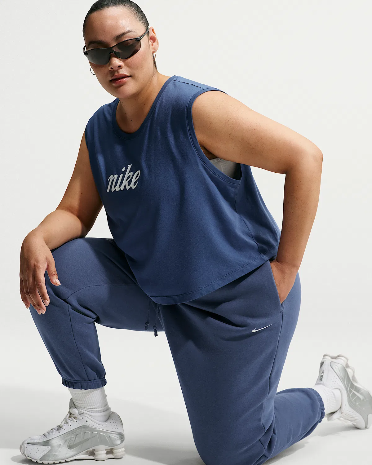 Женские свободные спортивные штаны на высокой талии (плюс сайз) Nike Sportswear Phoenix Fleece, Mystic Navy/Sail — фото 4
