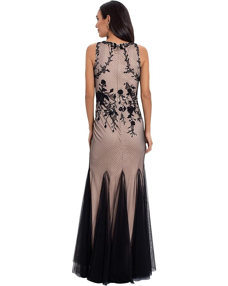 

Платье Betsy & Adam Long V-Neck Embroidered Gown, цвет Black/Nude