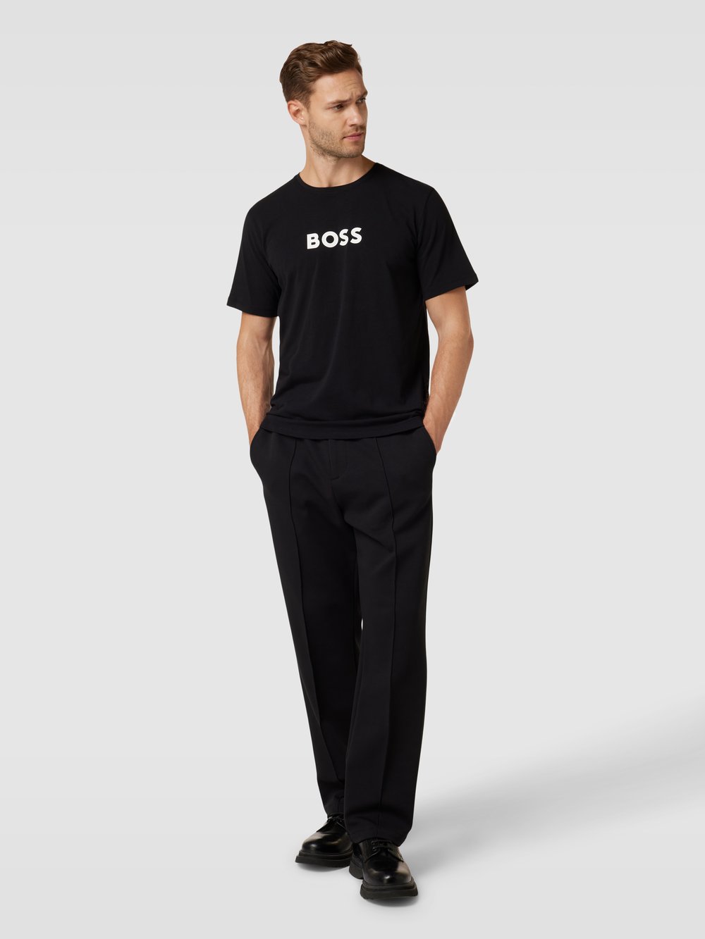 

Футболка с этикеткой BOSS, черный