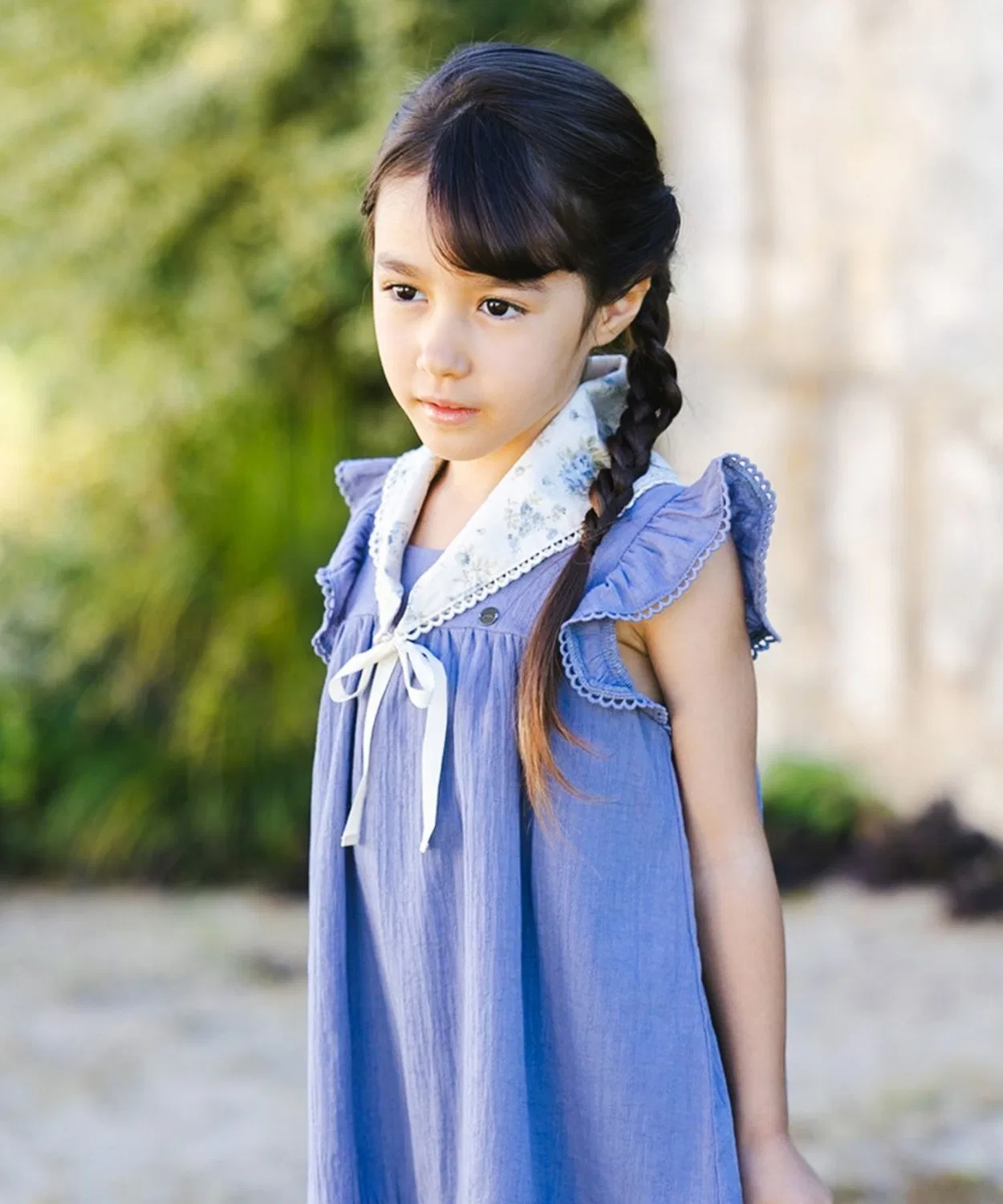 Платье с цветочным узором Littles.t.bys.t.closet с бабушкой, синее — фото 4