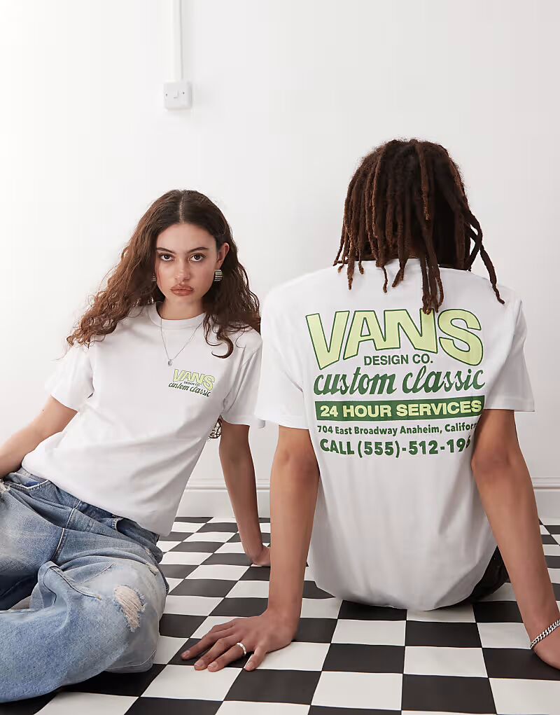

Футболка Vans shop с принтом спереди и сзади белого цвета