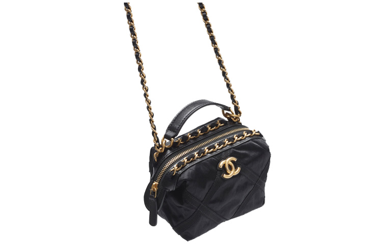 CHANEL Сумка через плечо из сатинового нейлона Regular Women's черная — фото 3