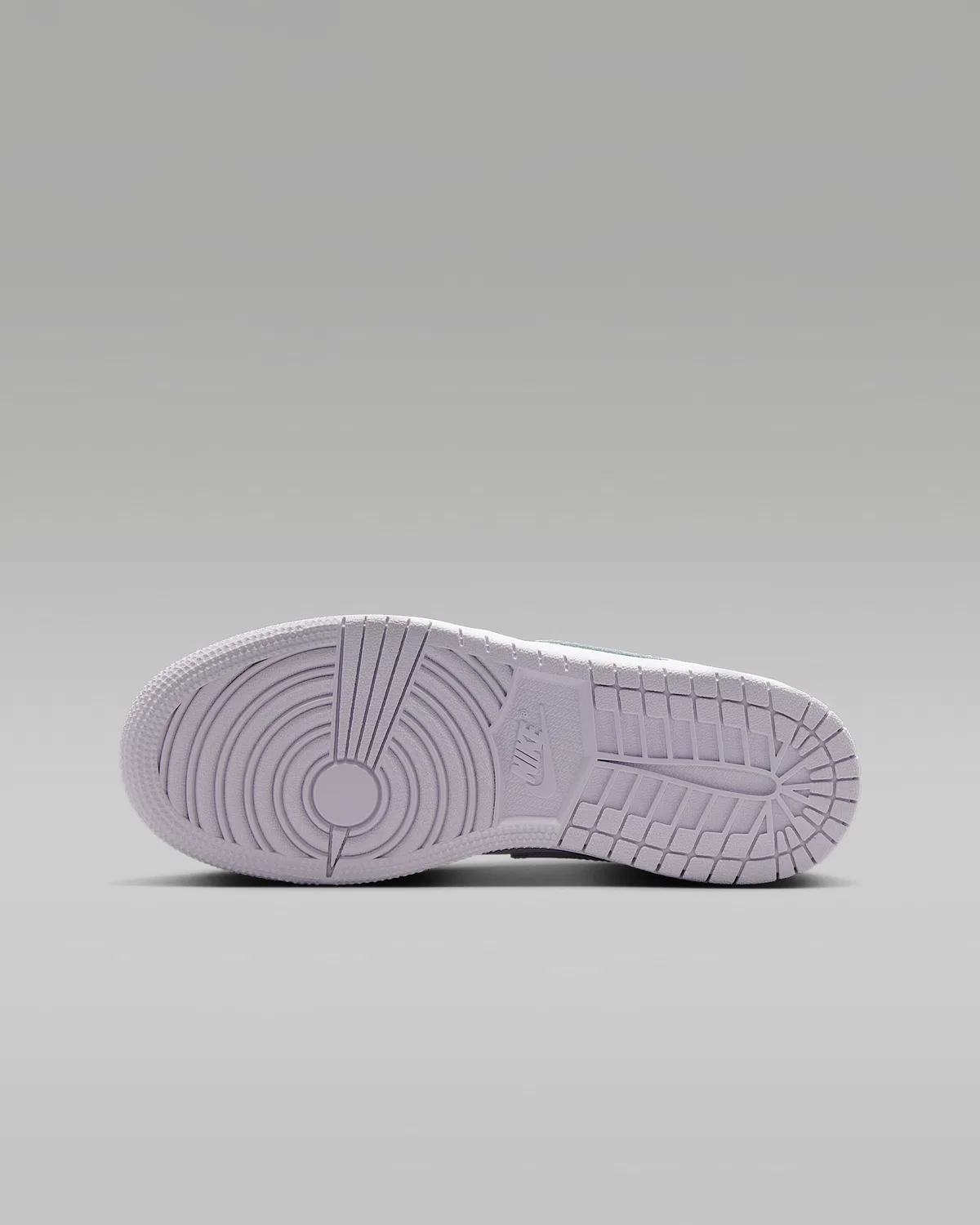 Кроссовки Air Jordan 1 Low для детей старшего возраста, Barely Grape/Violet Mist/White — фото 2