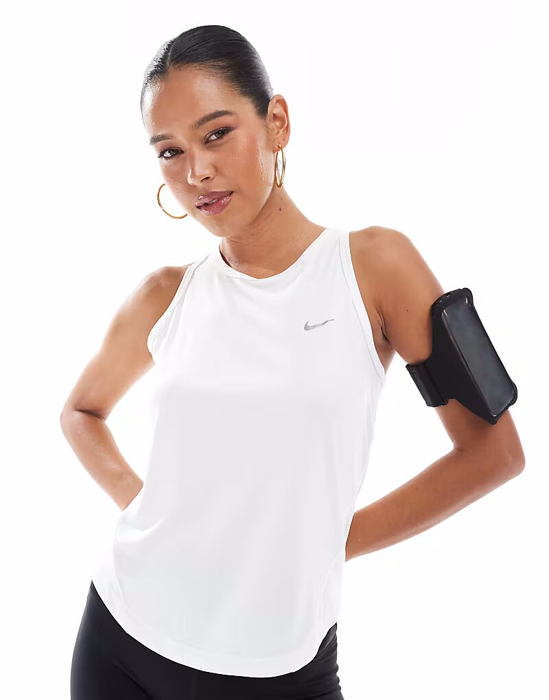Топ Nike Running Tempo Dri-Fit белого цвета