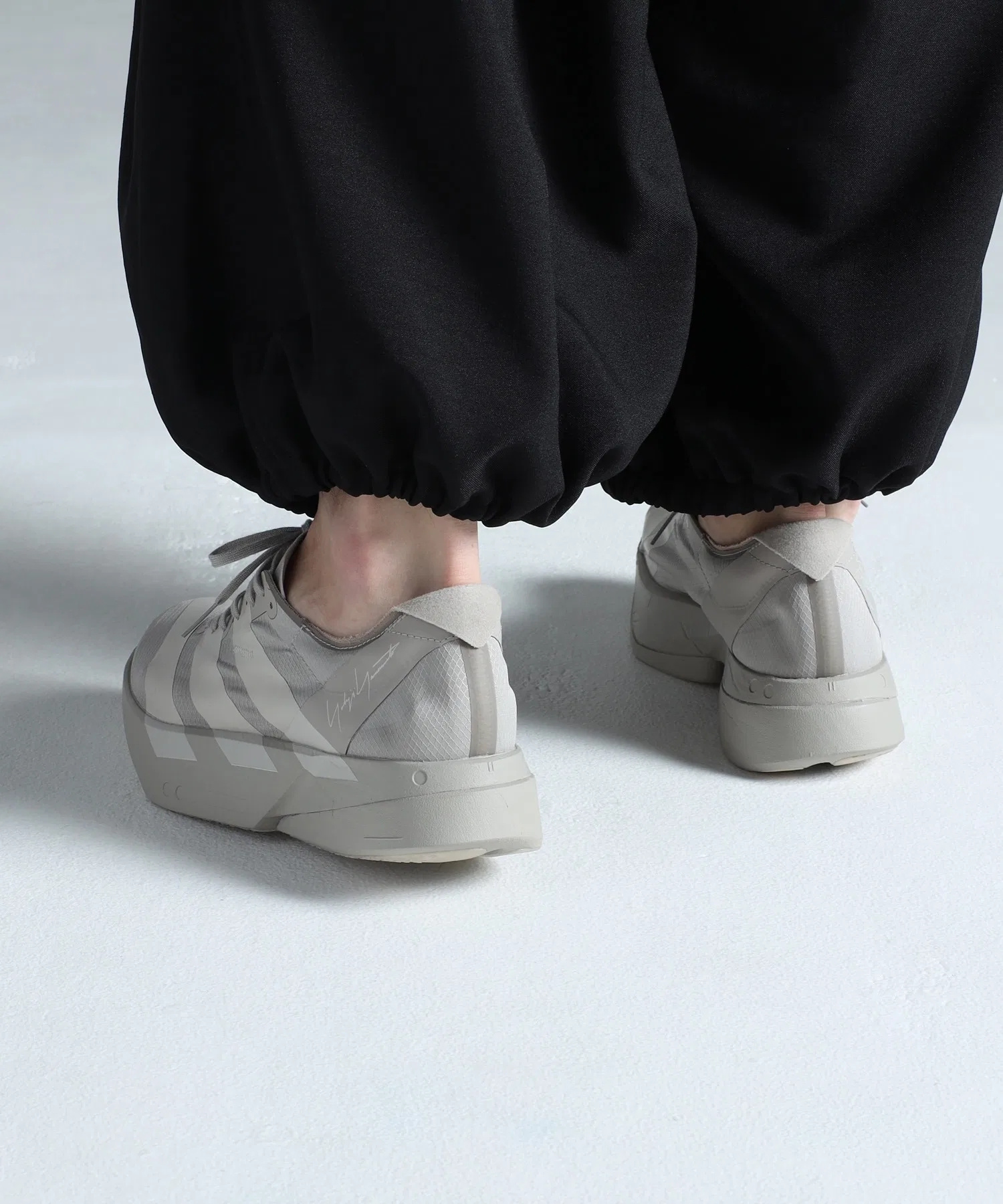 Унисекс кроссовки для бега Y-3 ADIOS PRO 4 коричневые — фото 3