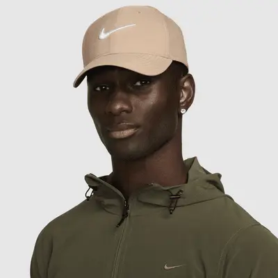 

Бейсболка Nike Dri-FIT Club Structured Swoosh Cap, цвет Hemp/White