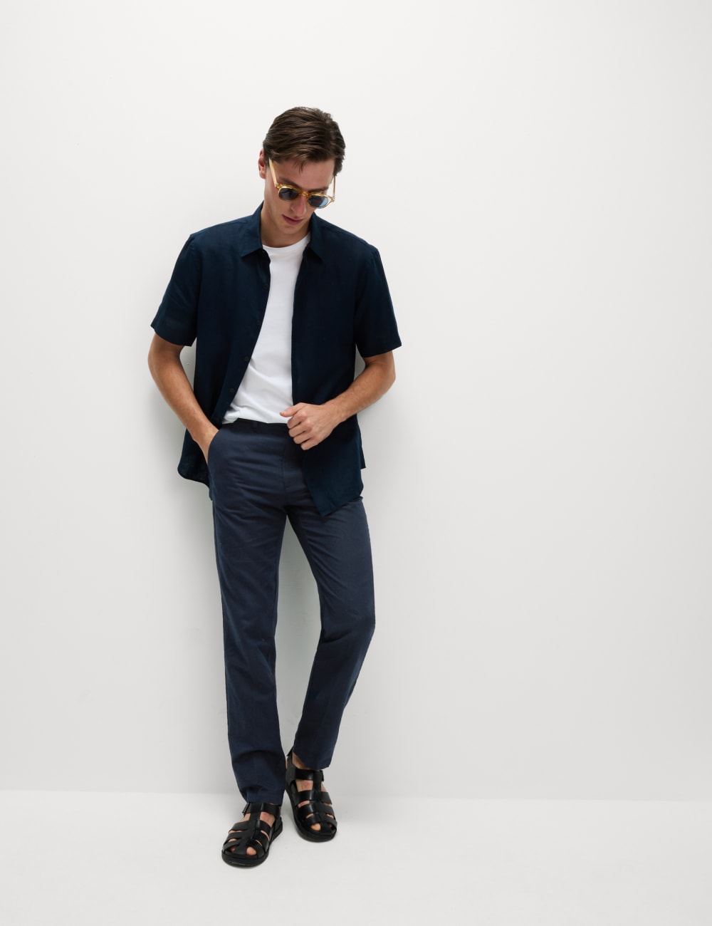

Брюки-чиносы Regular Fit из льняной смеси Marks & Spencer, темно-синий