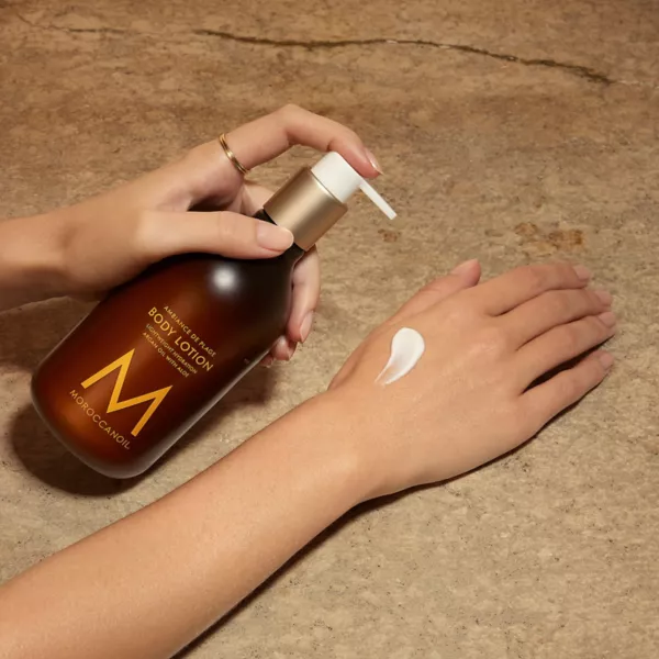 Увлажняющий лосьон для тела Moroccanoil, цвет ambiance de plage — фото 4
