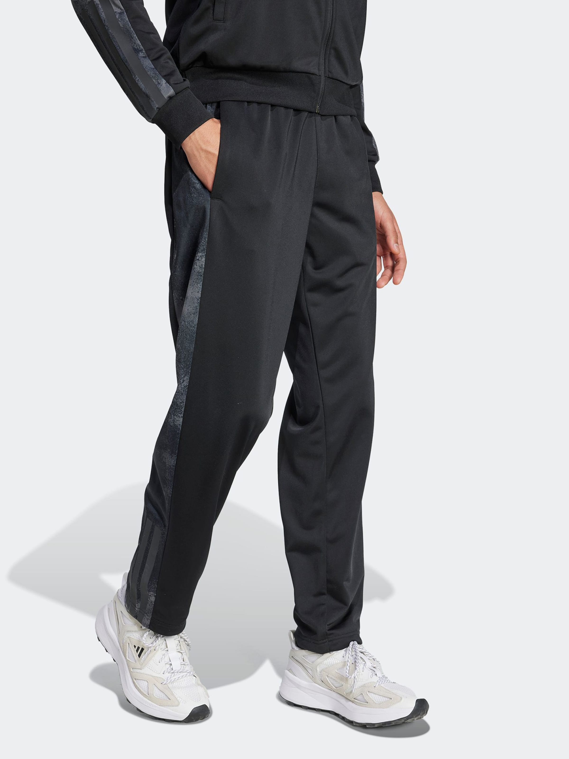 Adidas Sportswear Тренировочные штаны Regular в черном цвете — фото 2