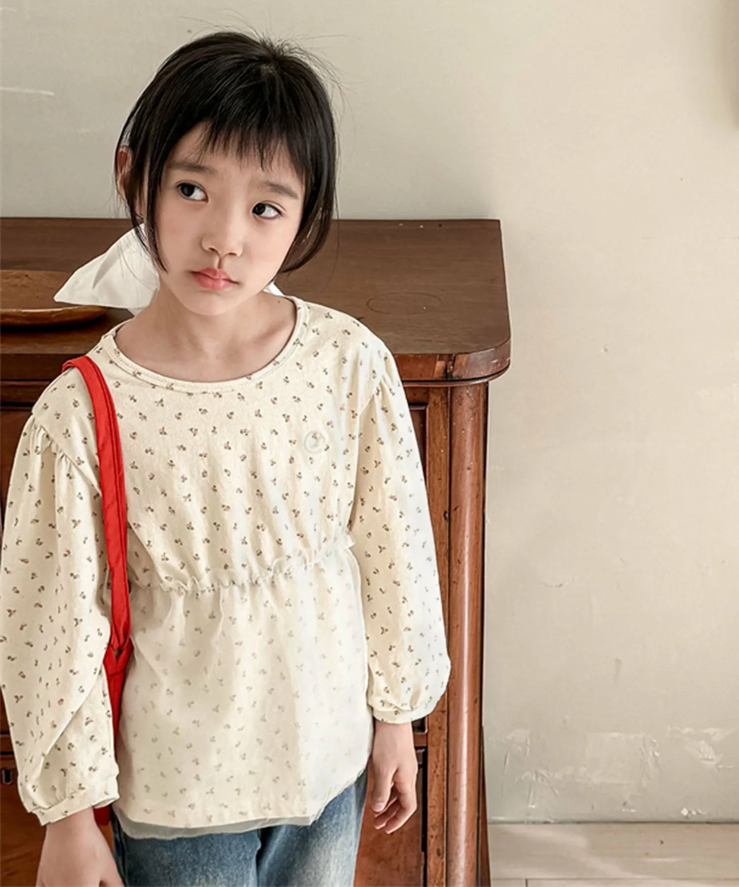 Детский маленький пуловер из тюля с цветочным принтом Aimoha Kids, off white — фото 2