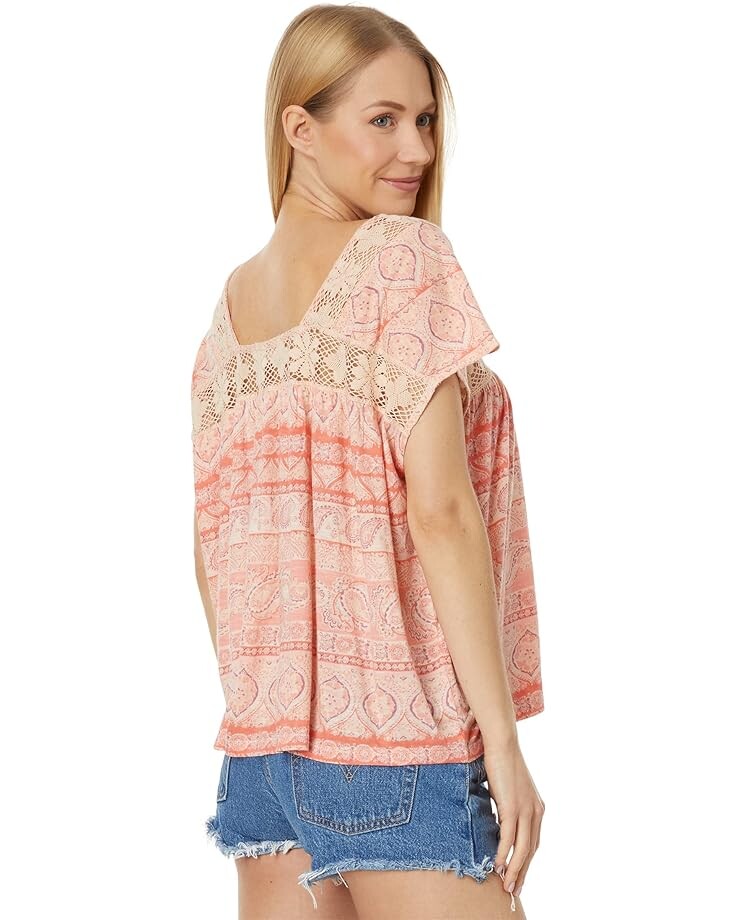 

Футболка Lucky Brand Square Neck Printed Beach Tee, цвет Peach Multi