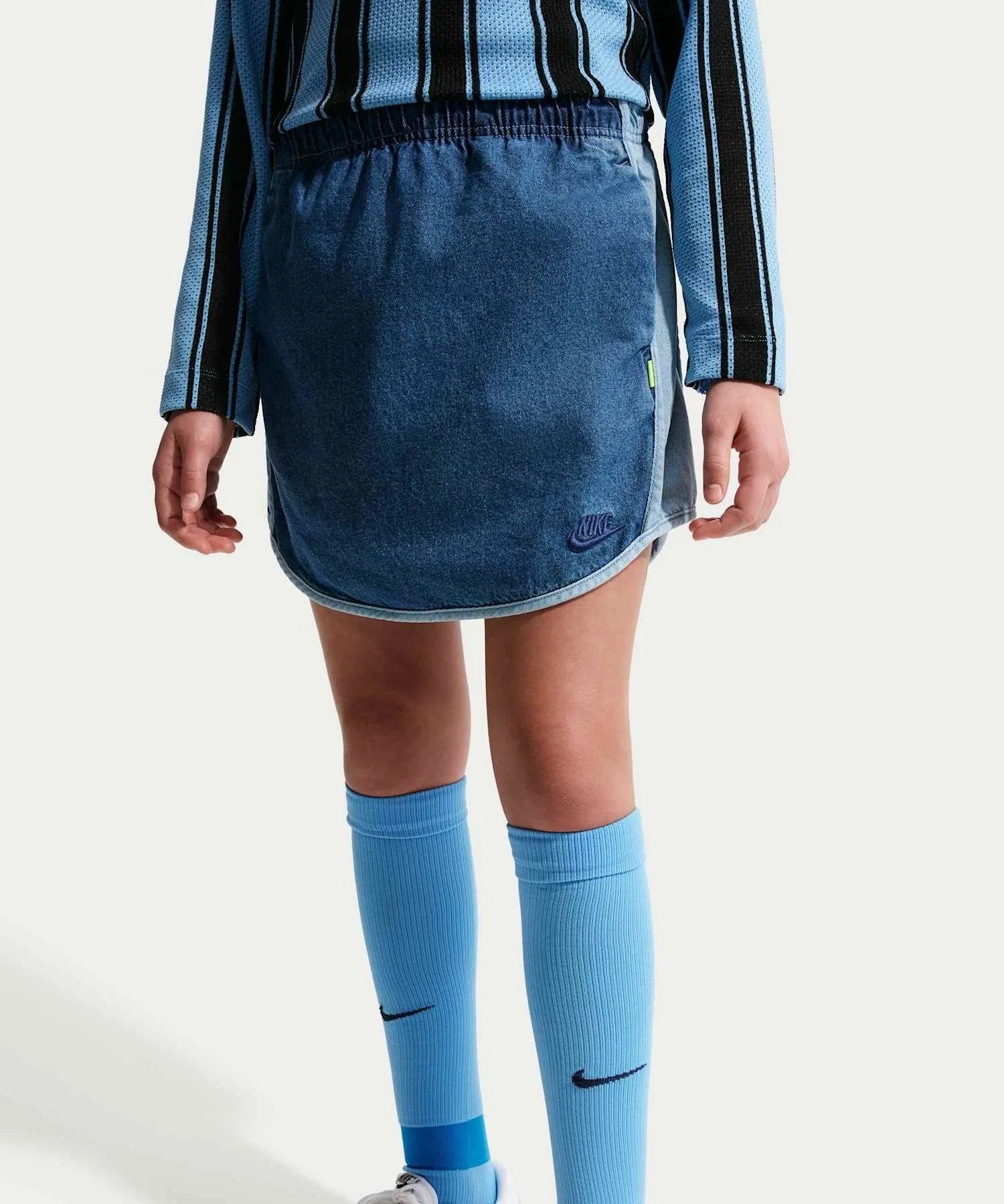 Детская джинсовая юбка NIKE Sportswear Collection тёмно-синяя — фото 2