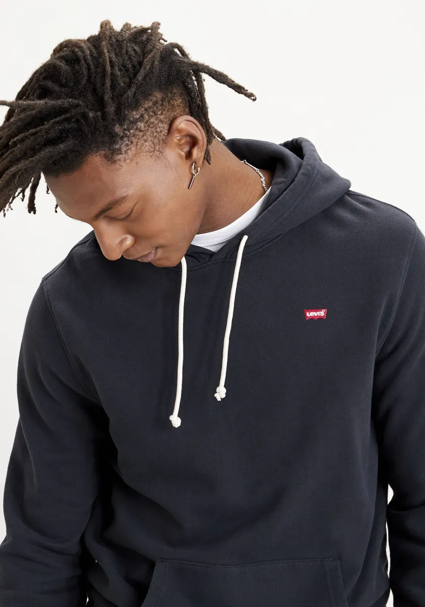 Толстовка Levi's с капюшоном "НОВАЯ ОРИГИНАЛЬНАЯ ХУДИ" с маленьким логотипом в виде крыла летучей мыши, черный — фото 3