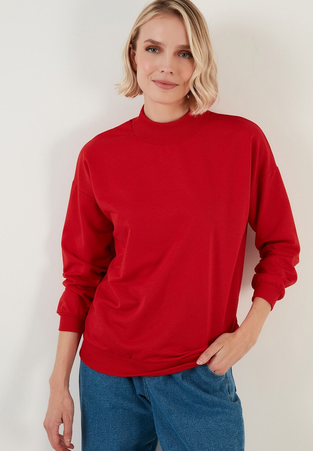 

Толстовка High Collar LELA, красный