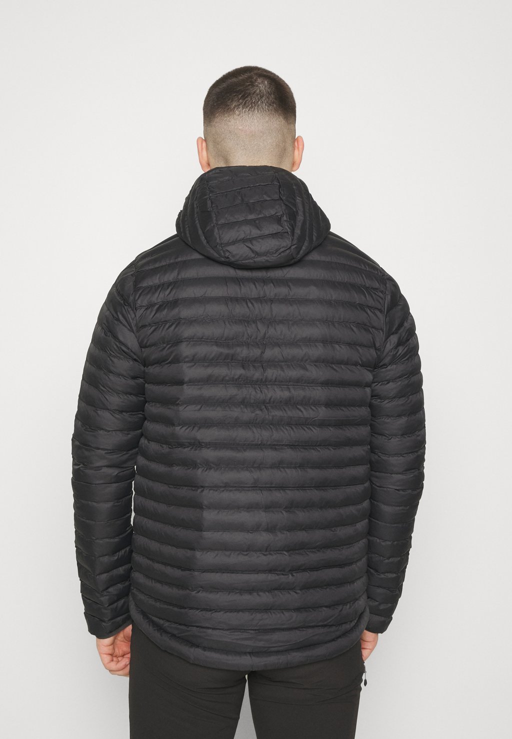 

Зимняя куртка SIRDAL HOODED INSULATOR Helly Hansen, черный