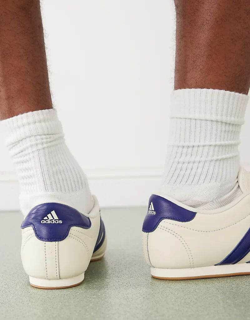 Кроссовки для тхэквондо adidas Originals в кремово-белом и синем цветах — фото 3