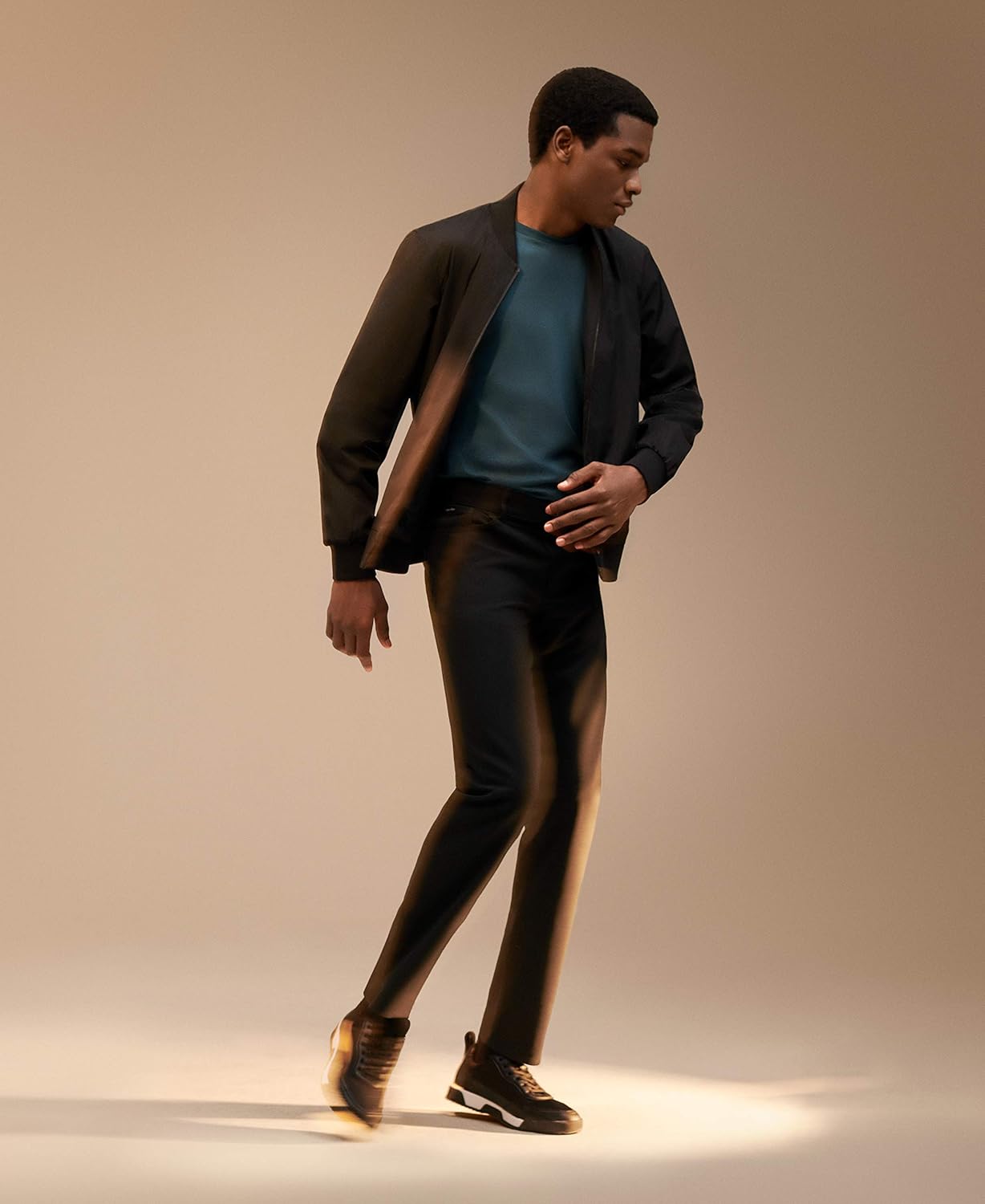 Мужские брюки Calvin Klein Move 365 Stretch Slim Fit из высокотехнологичного тканого материала, устойчивые к складкам, Sky Captain — фото 2