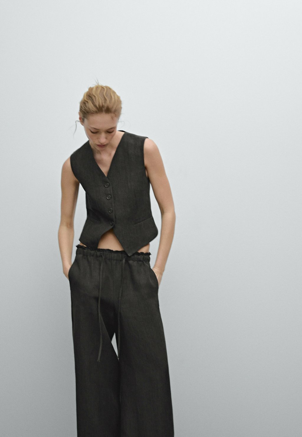 

Жилет Massimo Dutti, темно-серый