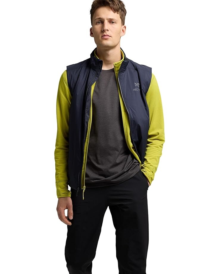 

Утепленный жилет Arc'teryx Atom, цвет Black Sapphire