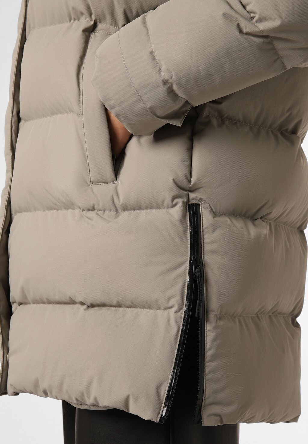 

Зимнее пальто ASPIRE PUFFY Helly Hansen, черный