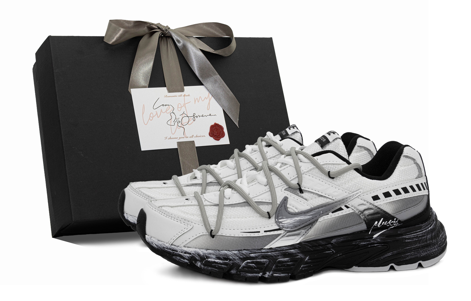 

Nike Дышащие низкие повседневные городские кроссовки для комьютинга и бега унисекс черно-белые, цвет Black White