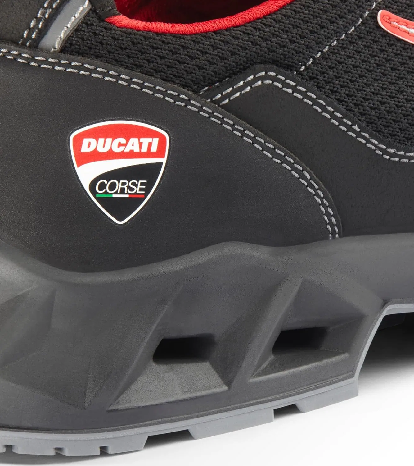 UTILITY DIADORA Унисекс Shark Engine Low S1ps Fo Sr ESD Противопожарная обувь, Black Red — фото 3