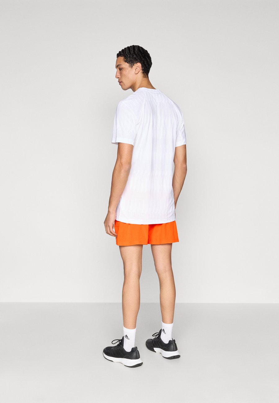 Спортивные шорты Adidas Performance CLUB SHORT, Pure Orange/Orange — фото 3