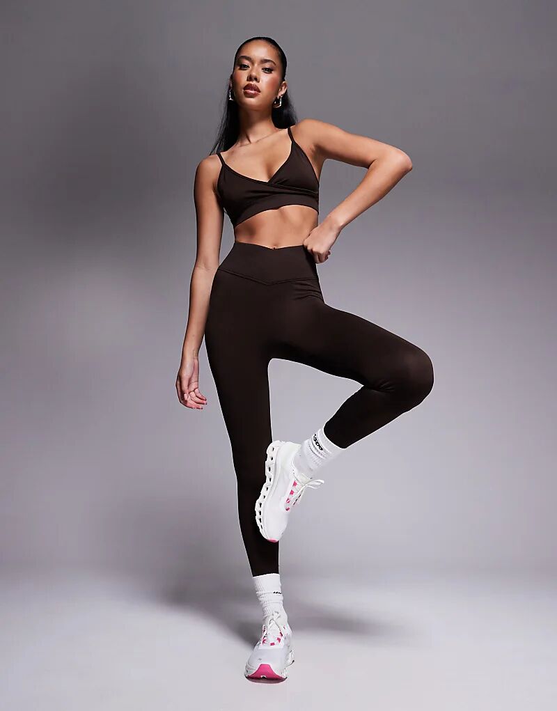 

4505 Бесшовные спортивные леггинсы с высокой талией и запахом в цвете ганаша