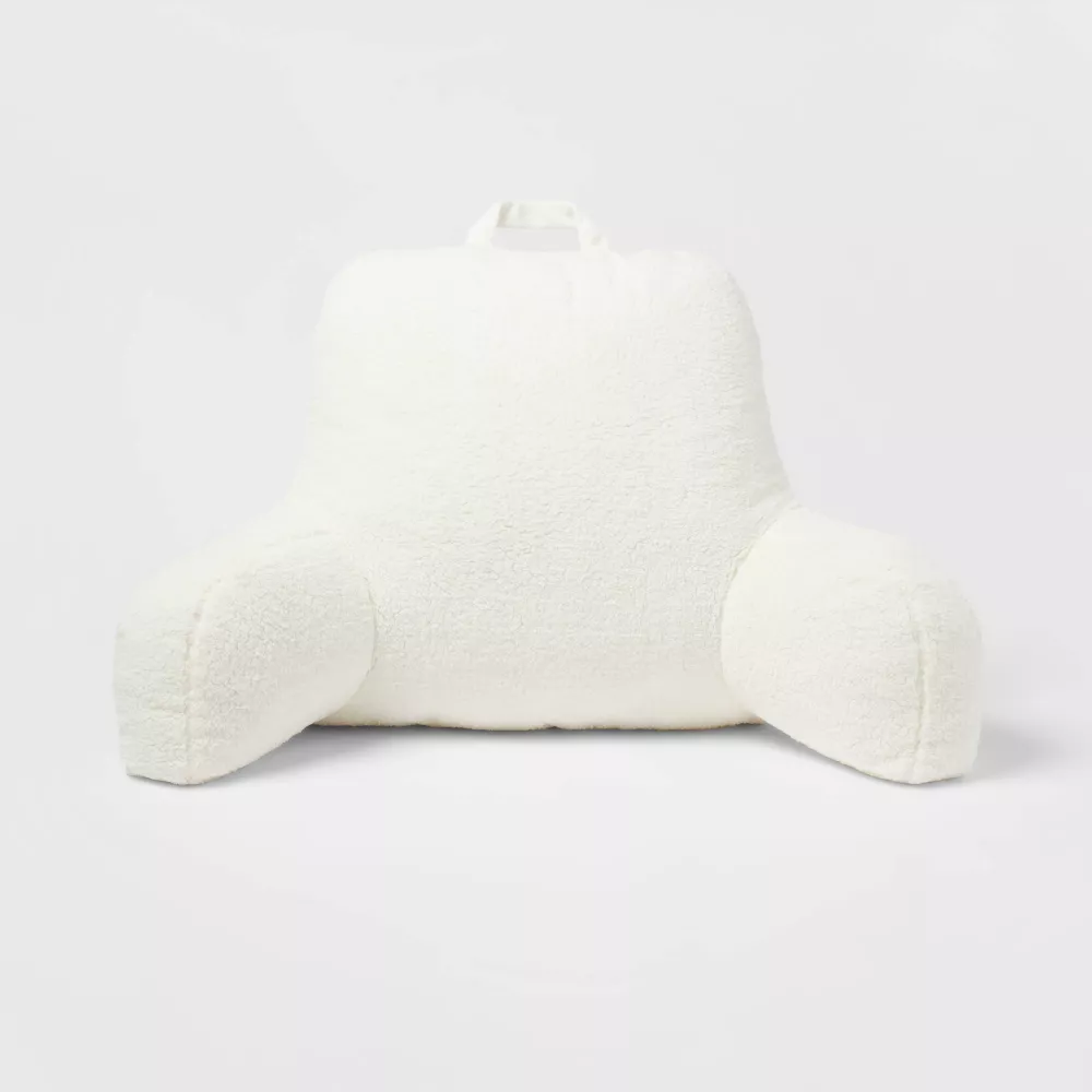 

Подушка для сна из искусственной овчины Cream - Room Essentials