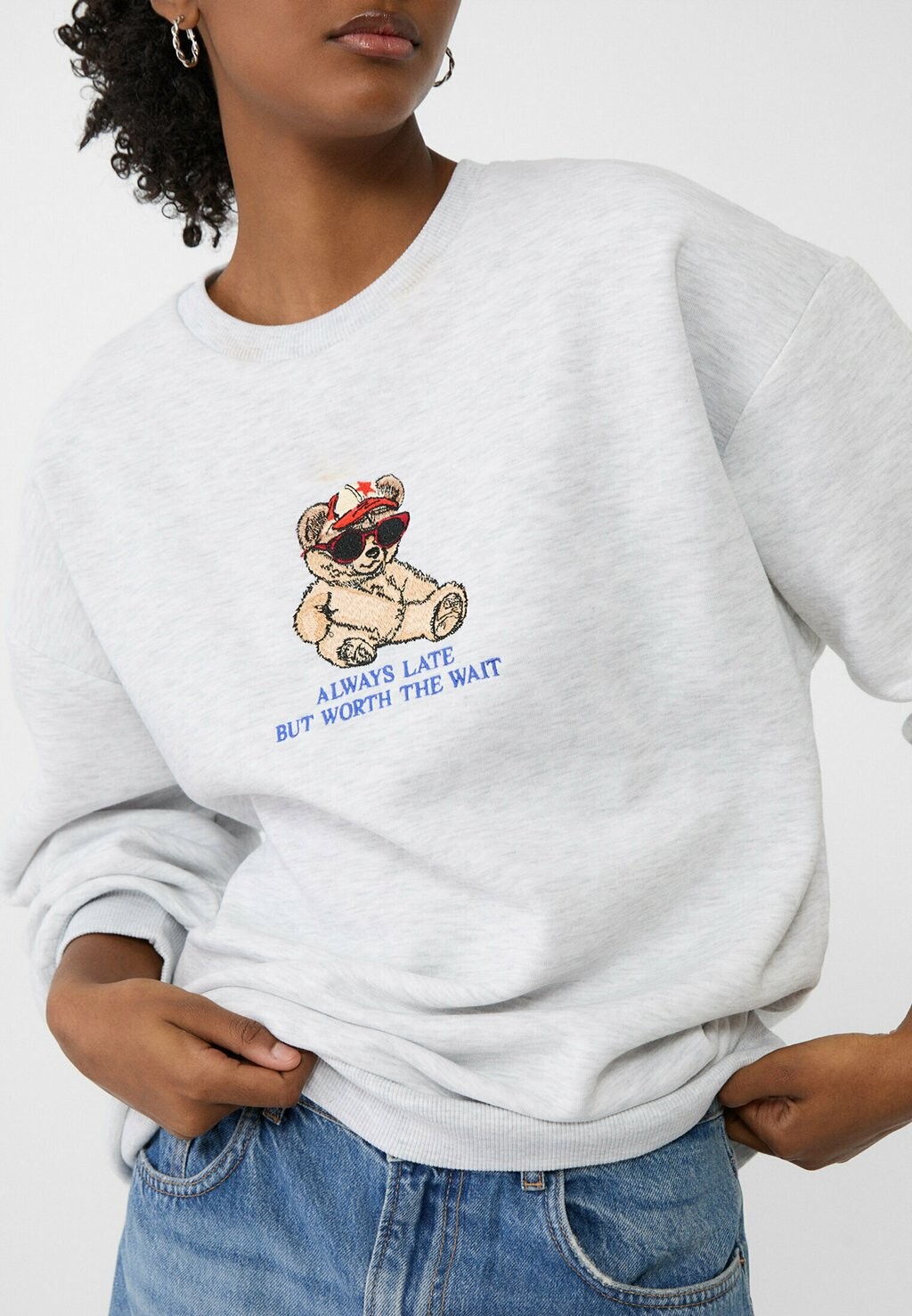 

Толстовка WITH EMBROIDERED BEAR Stradivarius, серый