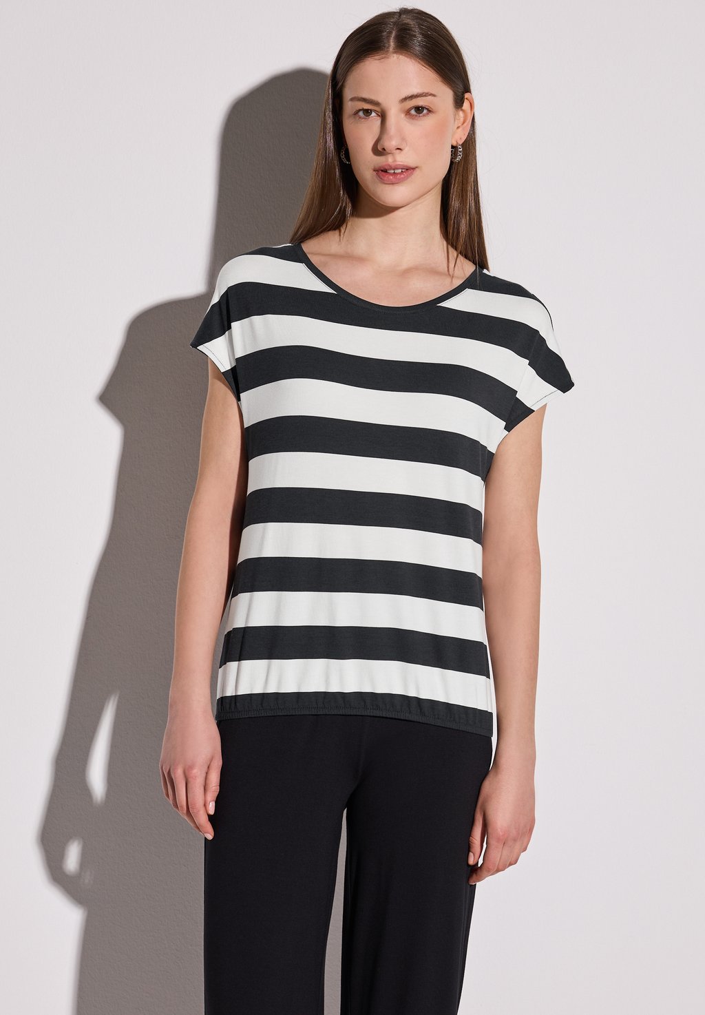 

Футболка с принтом STREET ONE GESTREIFTES T-SHIRT, черный