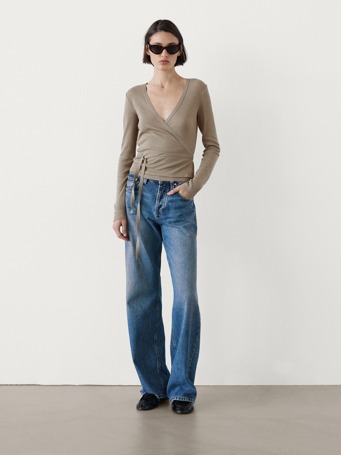 

Завязанная футболка с манжетами Massimo Dutti, коричневый