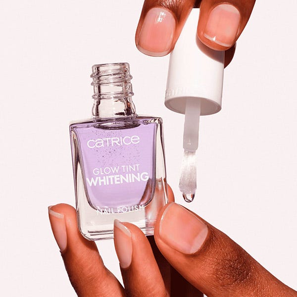 Лак для ногтей CATRICE Glow Tint Whitening Nail Polish — фото 4