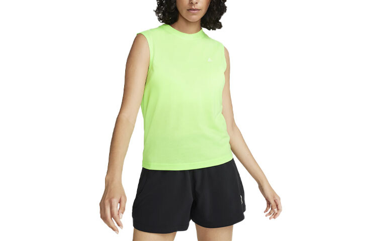 

Жилет женский зеленый Nike