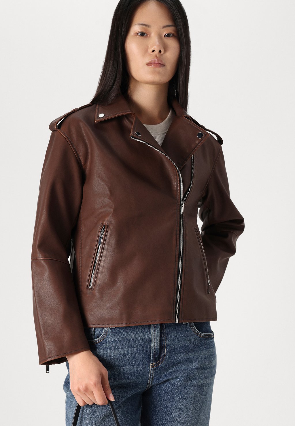 

Куртка из искусственной кожи OVERSIZED BIKER JACKET Gina Tricot, коричневый