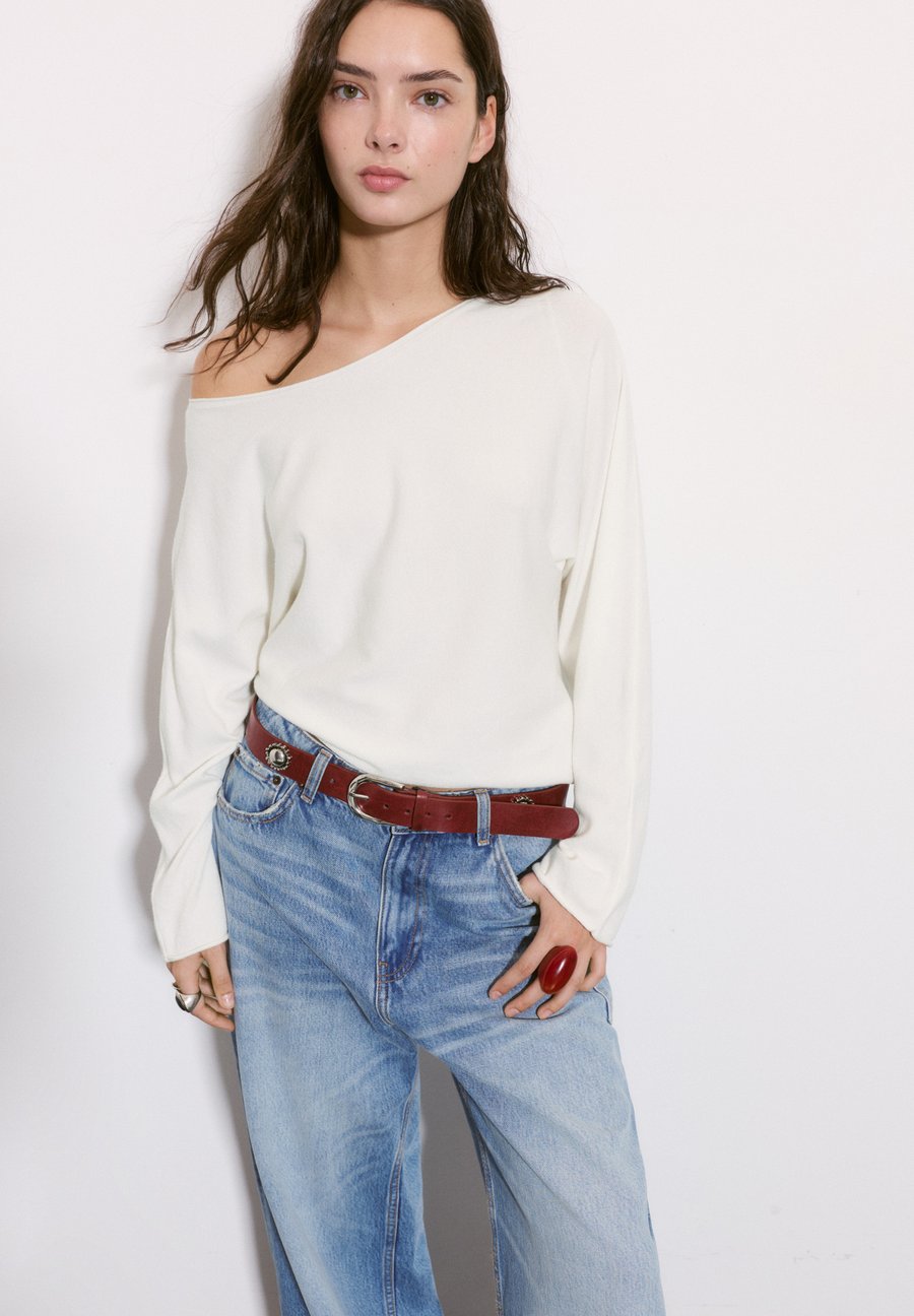 

Джемпер PULL&BEAR Jumper, White