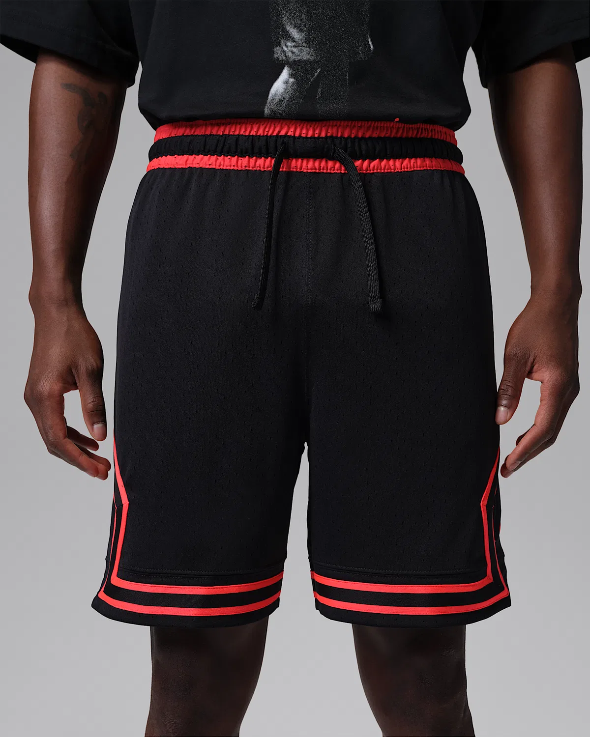 Мужские шорты Jordan Sport Dri-FIT Mesh Diamond, Black/Infrared 23/Infrared 23 — фото 2