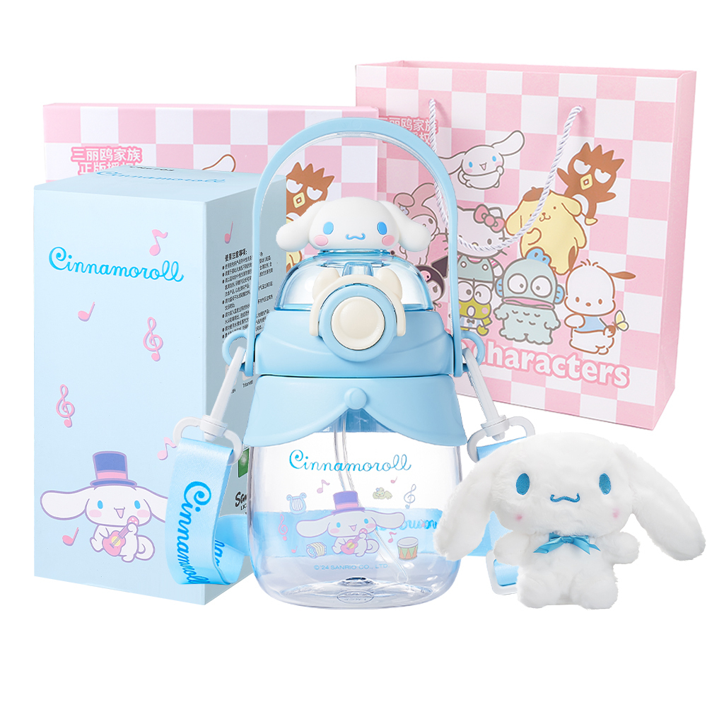 

Кружка пластиковая Kuromi Cinnamoroll 750 мл Sanrio, Cinnamoroll Water Cup+Box+Large Doll