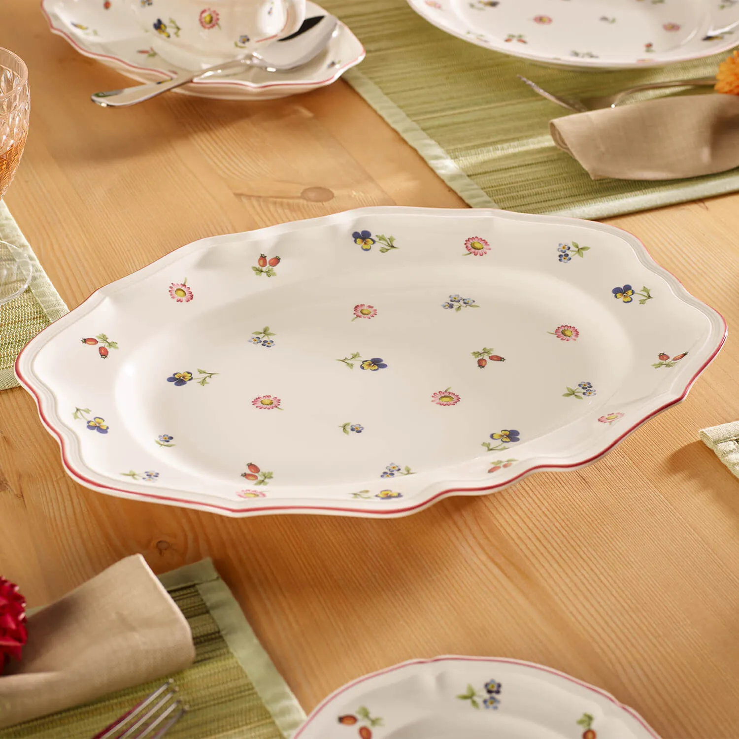 

Сервировочное блюдо Petite Fleur Villeroy & Boch, белый