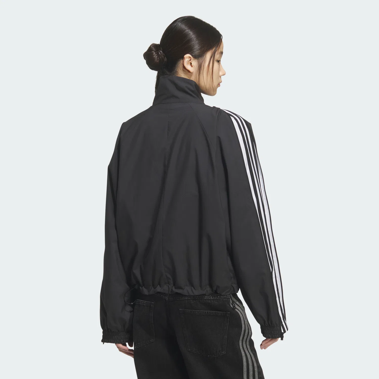 Женский спортивный топ на молнии 3-Stripes чёрного цвета от Adidas — фото 2